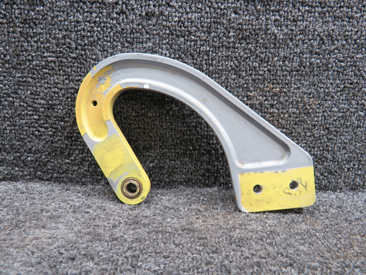 6213056-18 Cessna 650 Nose Landing Gear Door Hinge Assembly Unit