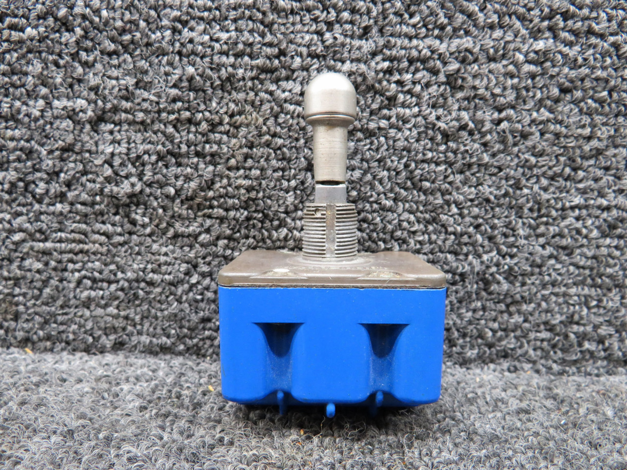 MS24660-27E (Alt: 4TL1-7E) Honeywell Toggle Switch Assembly (No