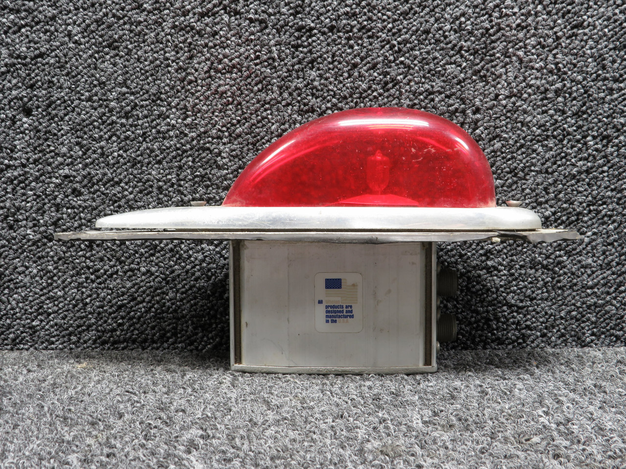 01-0790044-19 Whelen Flashing Anti Collison Light with 28 Volts