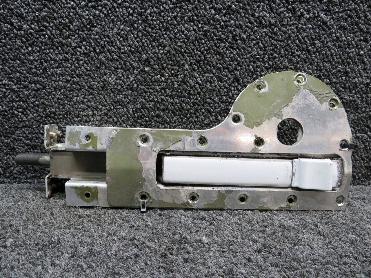 LAOページ H966-1, 2557043-1 Cessna T303 Nacelle Baggage Door Latch (Has Doubler)