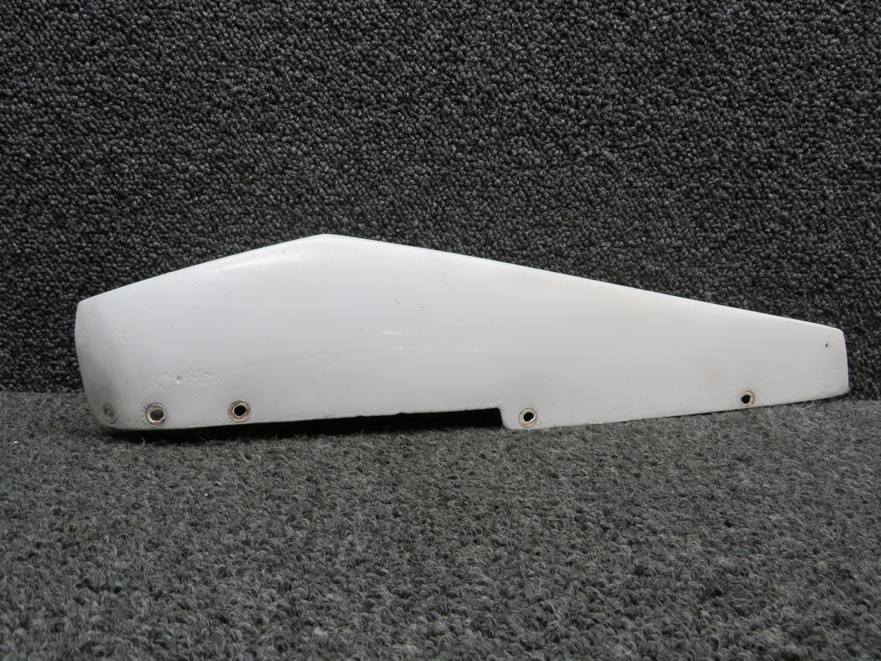 りあ332ページ 2534080-2 Cessna T303 RH Elevator Fairing (Holes Enlarged, Minor