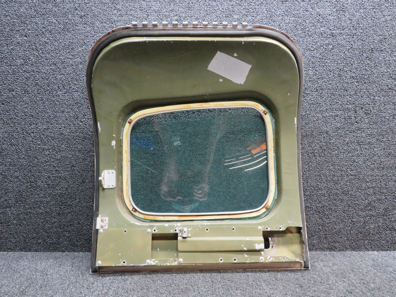シジバシ巣箱 25-C-113 2517000-200 Cessna T303 Upper Cabin Door Assembly For Sale