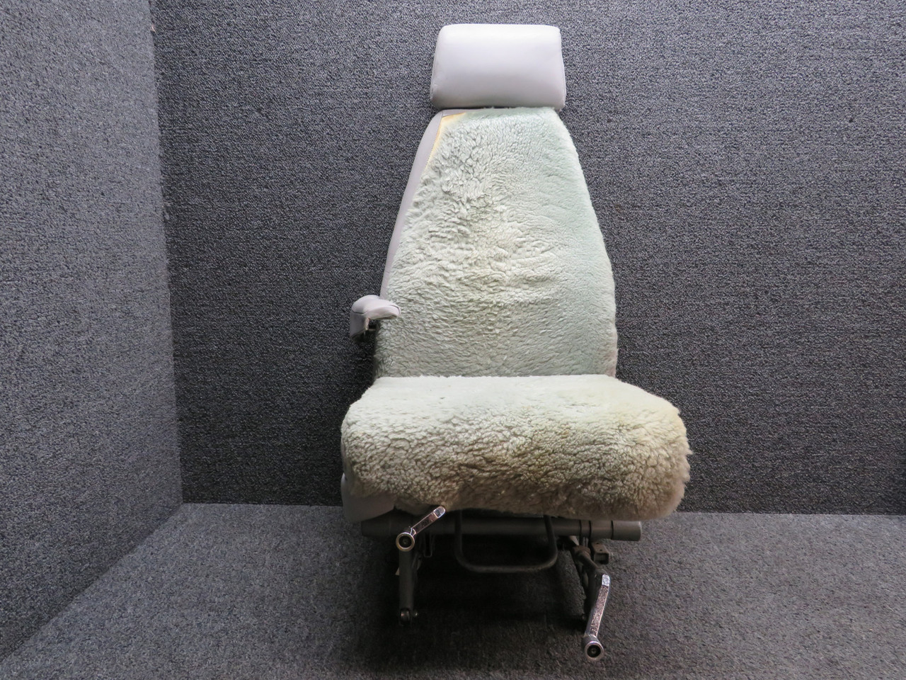 TAページ 2514073-1, 2514019-1 Cessna T303 Pilot Articulating Recline Seat