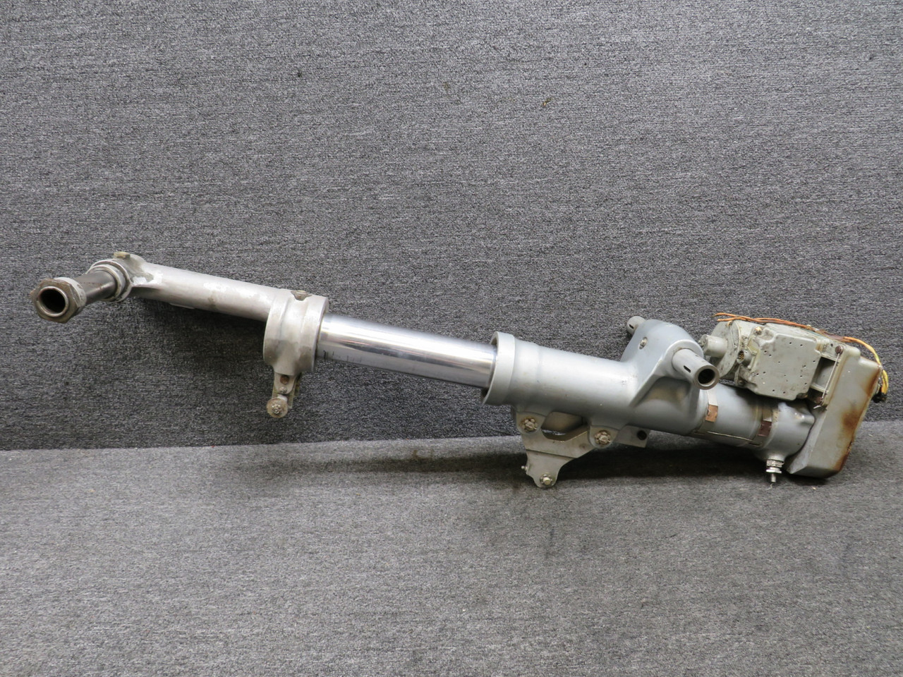 2342100-7 Gates Learjet L-25B Nose Gear Strut Assembly Unit