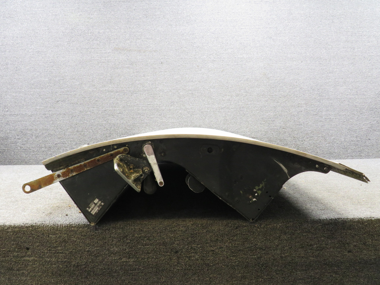 2311340-7 Learjet L-25B Lower Door Unit