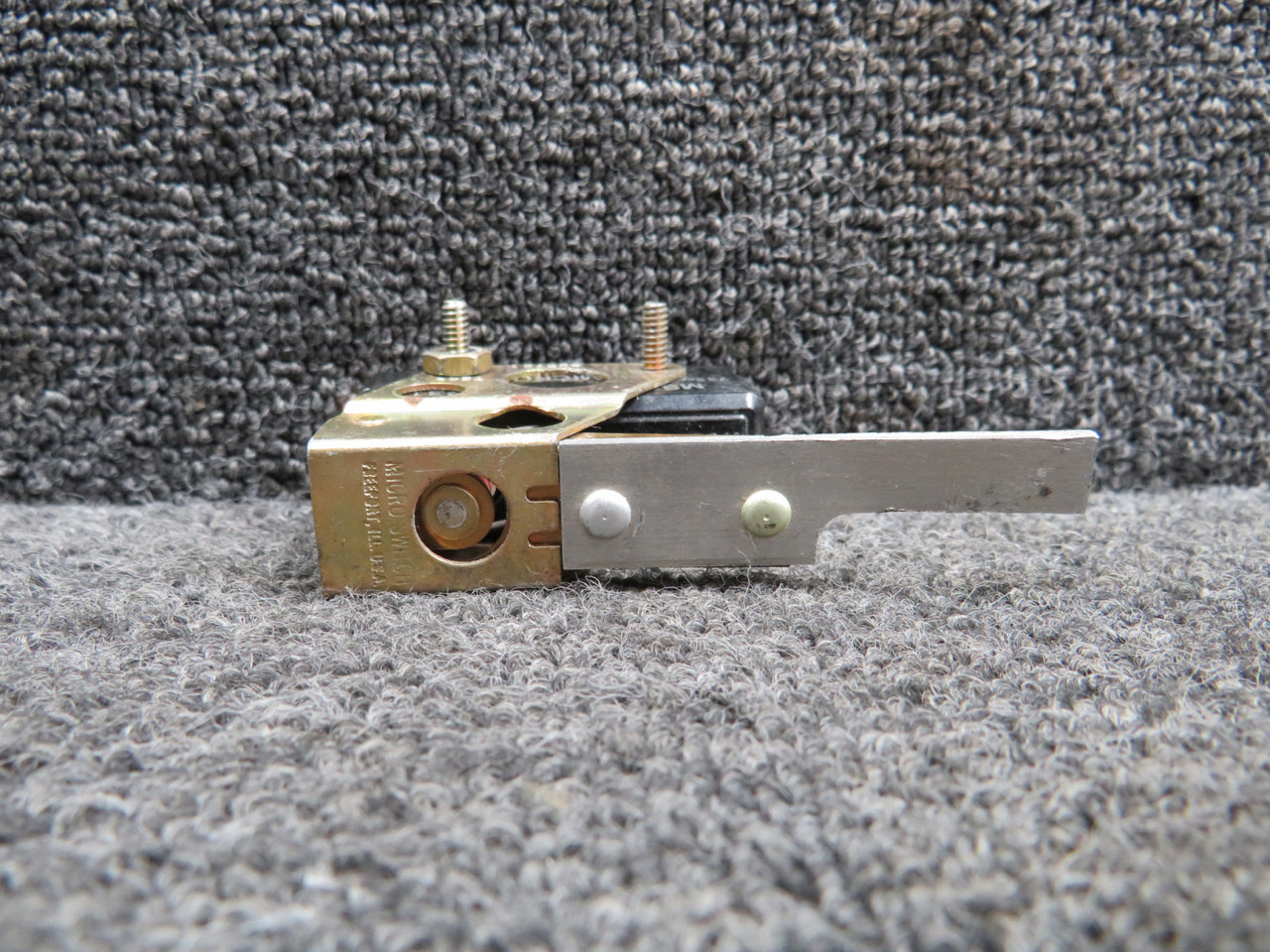 MS25026-1 Mirco Limit Switch Assembly (Missing Nut)