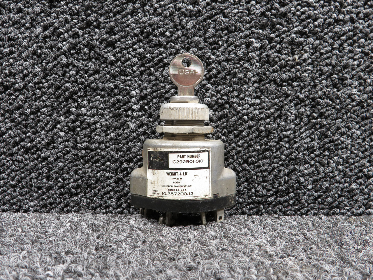 C292501-0101 (Alt: 10-357200-12) Cessna Ignition Switch and Key