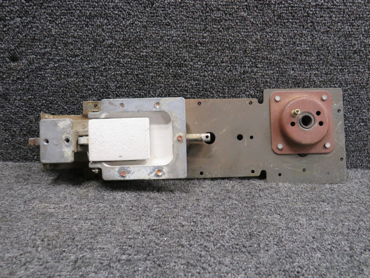 0517012-4 Cessna 172N Cabin Door Latch Right Hand