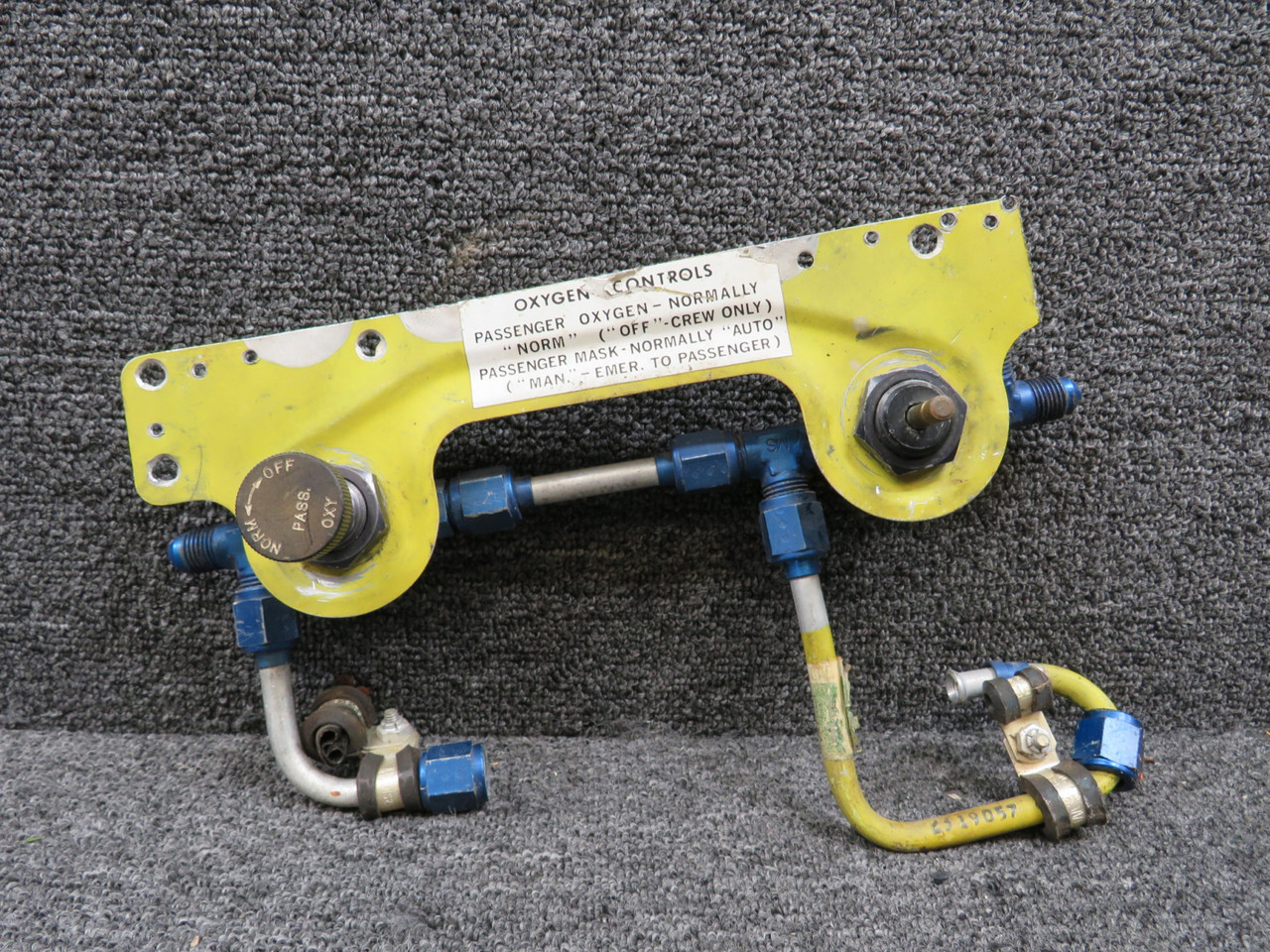 2319133 (Alternate: ZV954-2) Learjet 36A Oxygen Controls Assembly