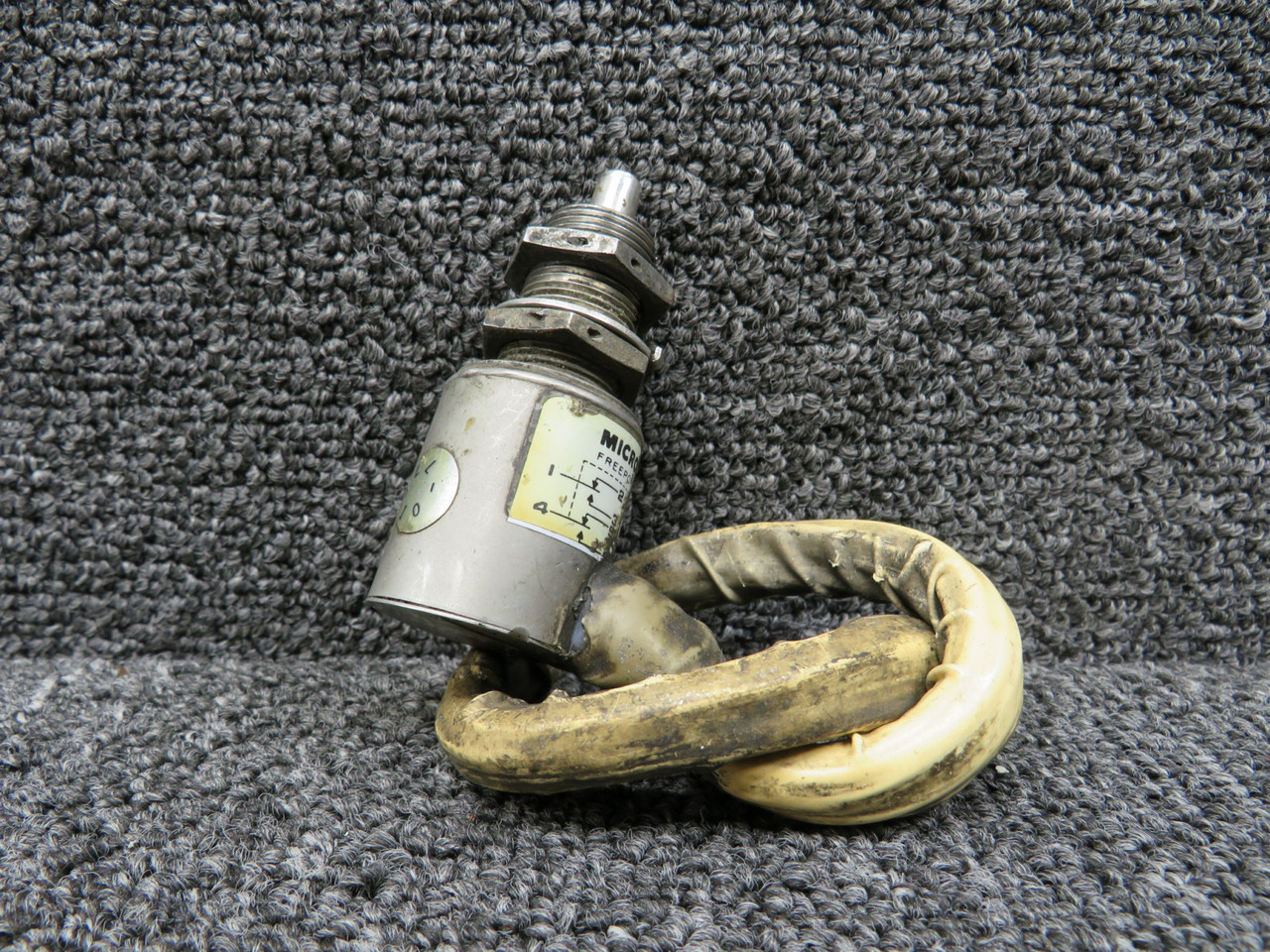 404EN1-6 (Alternate: MS21321-2) Micro Landing Gear Switch Assembly