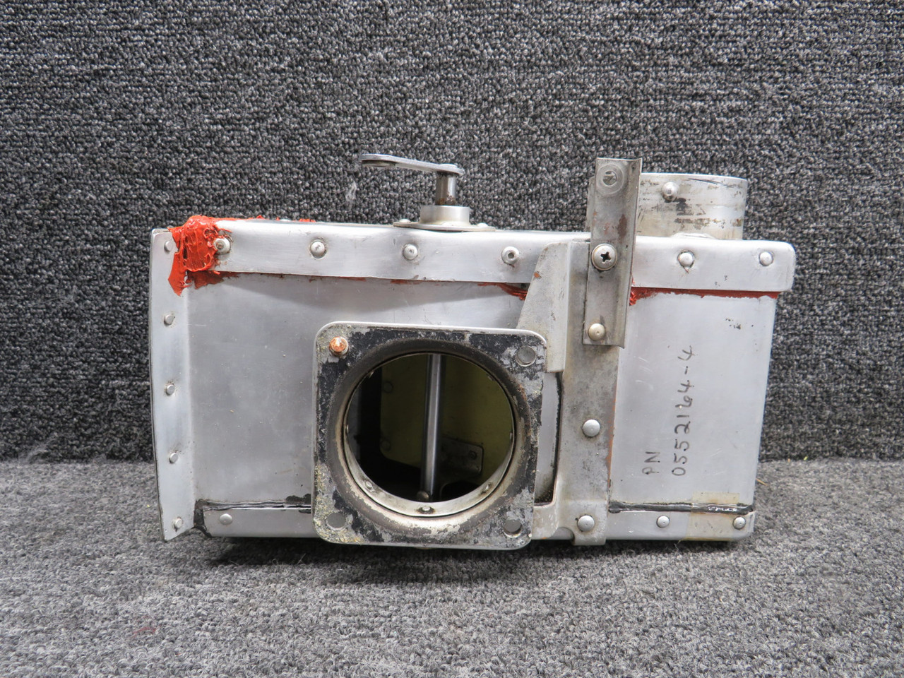 メモリー④ 0552164-4 Cessna 172P Carburetor Airbox Assembly (Worn) (Bent)