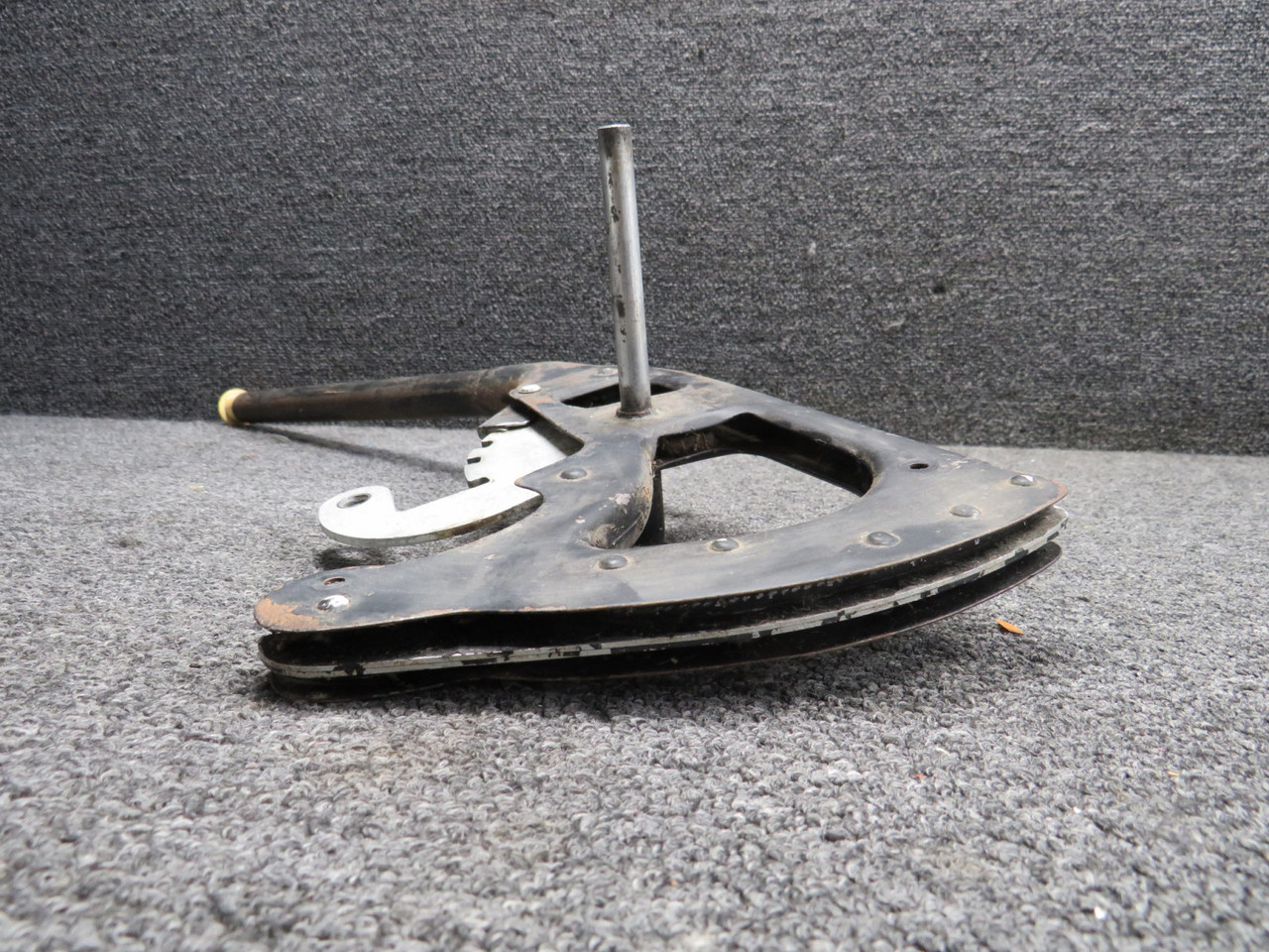 0510166-6, 0510171-1 Cessna 172D Flap Lever Assembly Unit