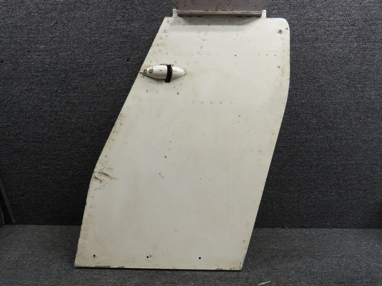 47AT-396 Falcon 20 Main Gear Door Right Hand Core Assembly with