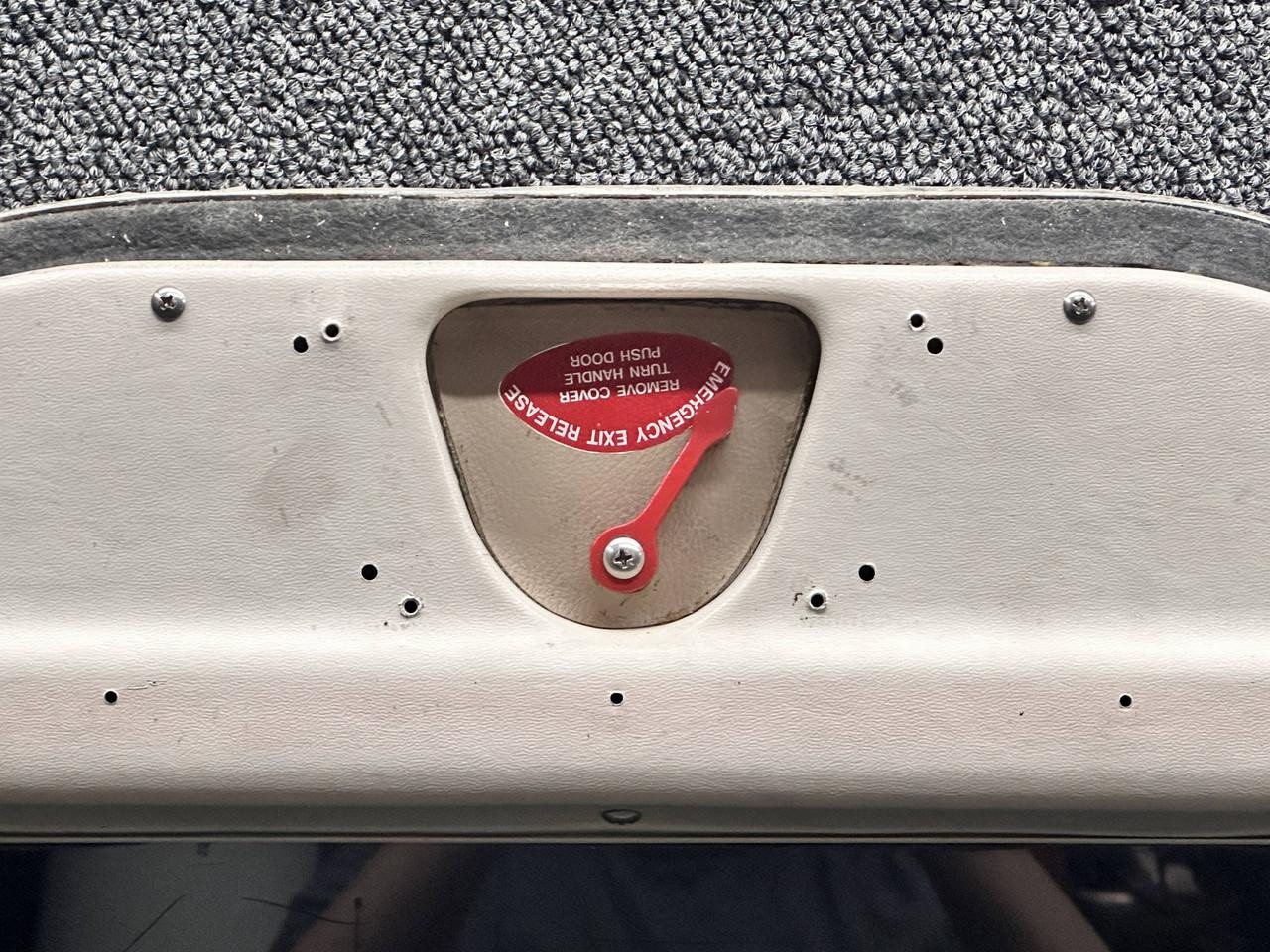 Piperpepper3.14様専門ページ 30478-009 Piper PA23-250 Emergency Exit Window Assembly For Sale