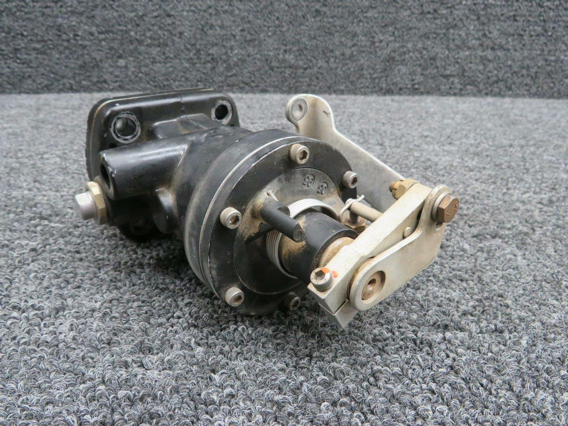 C290D3F/T19 Continental IO550D3B McCauley Propeller Governor Assembly