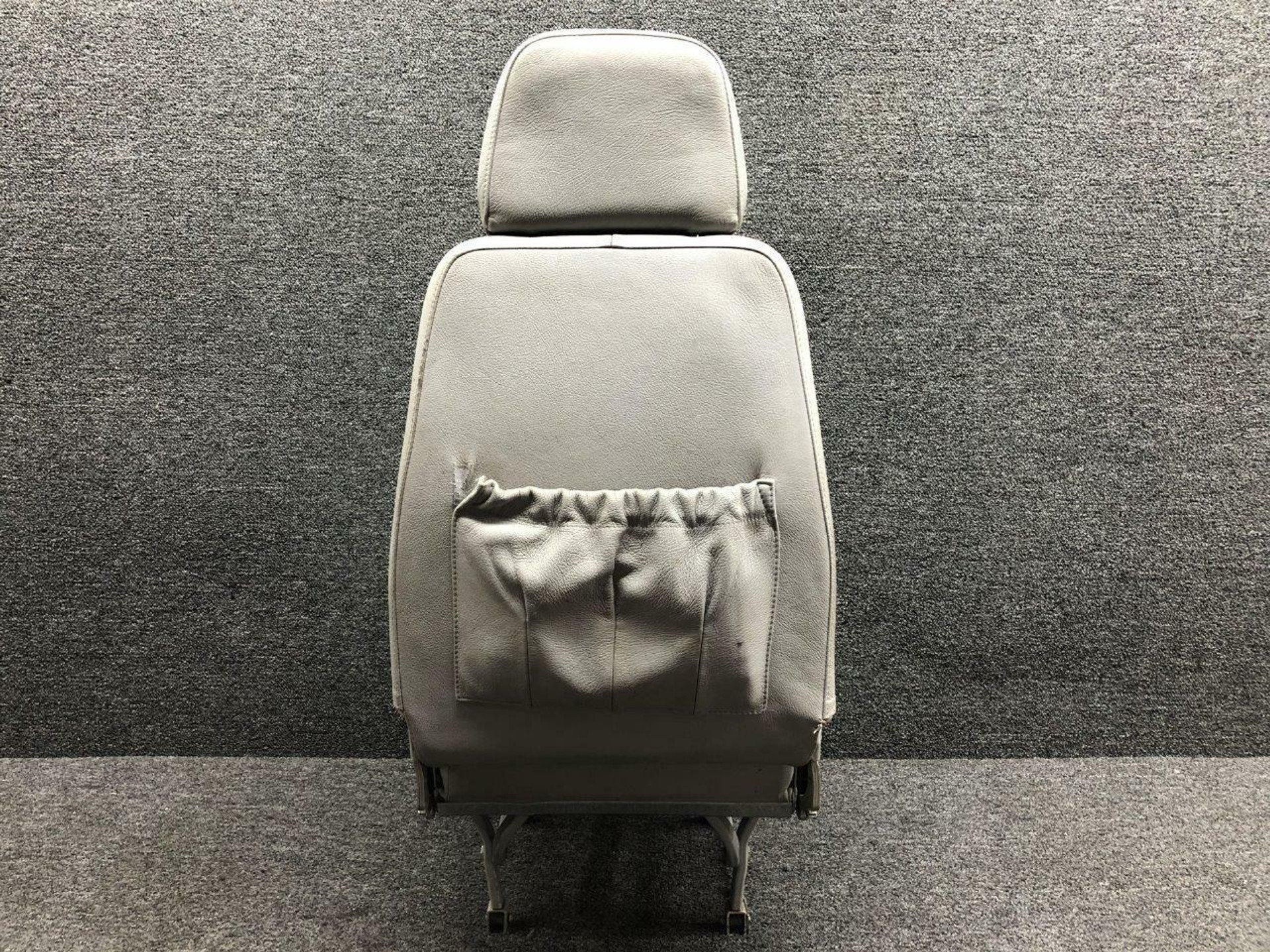 050021020 Cessna 172D Pilot / CoPilot Seat Assembly W/ Headrest