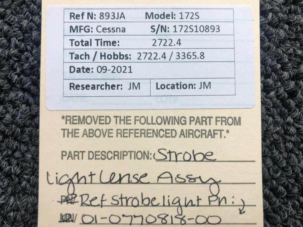 01077081800 Cessna 172S Strobe Light Lens