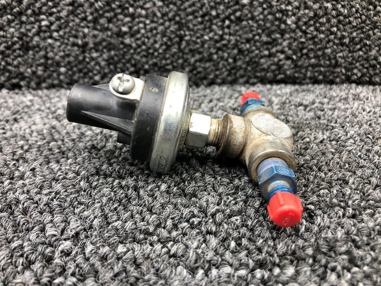 S17111 (USE S30101) Honeywell Oil Pressure Switch