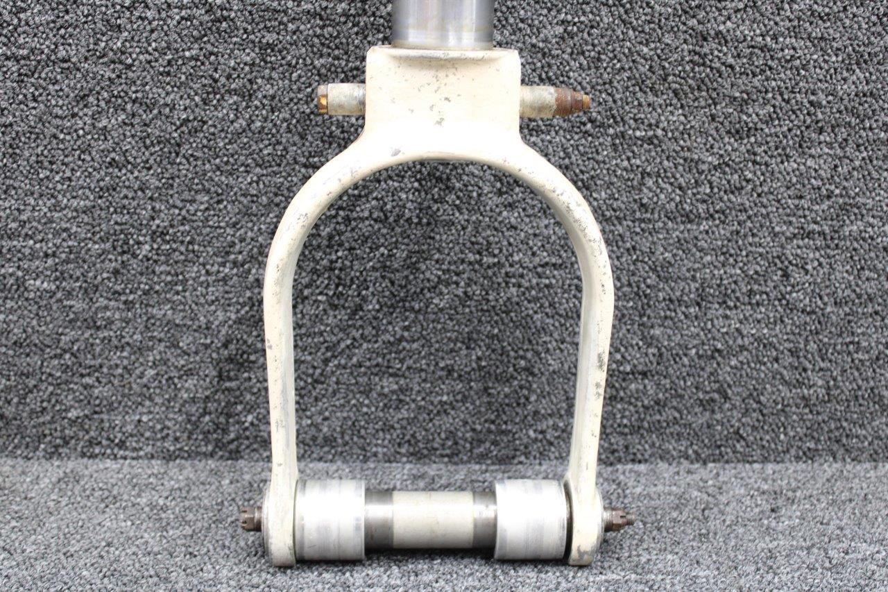 0543062-200 Cessna 172L Nose Gear Shock Strut Assy with Axle, Spacers ...