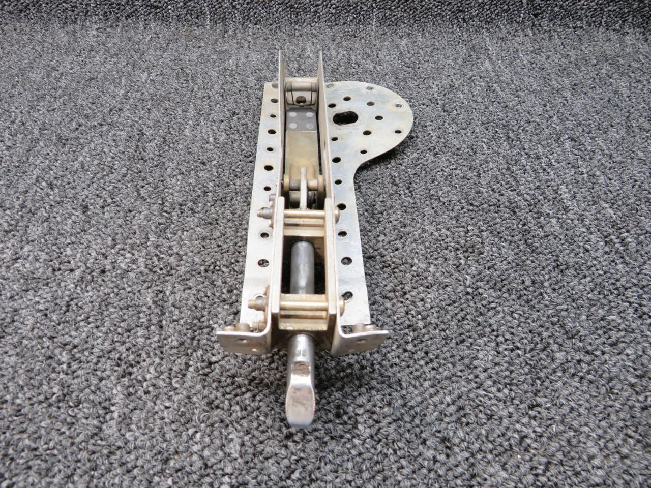 0851781-2 (USE: H966-1) Cessna 310 / 320 Nacelle Baggage Door Latch ...