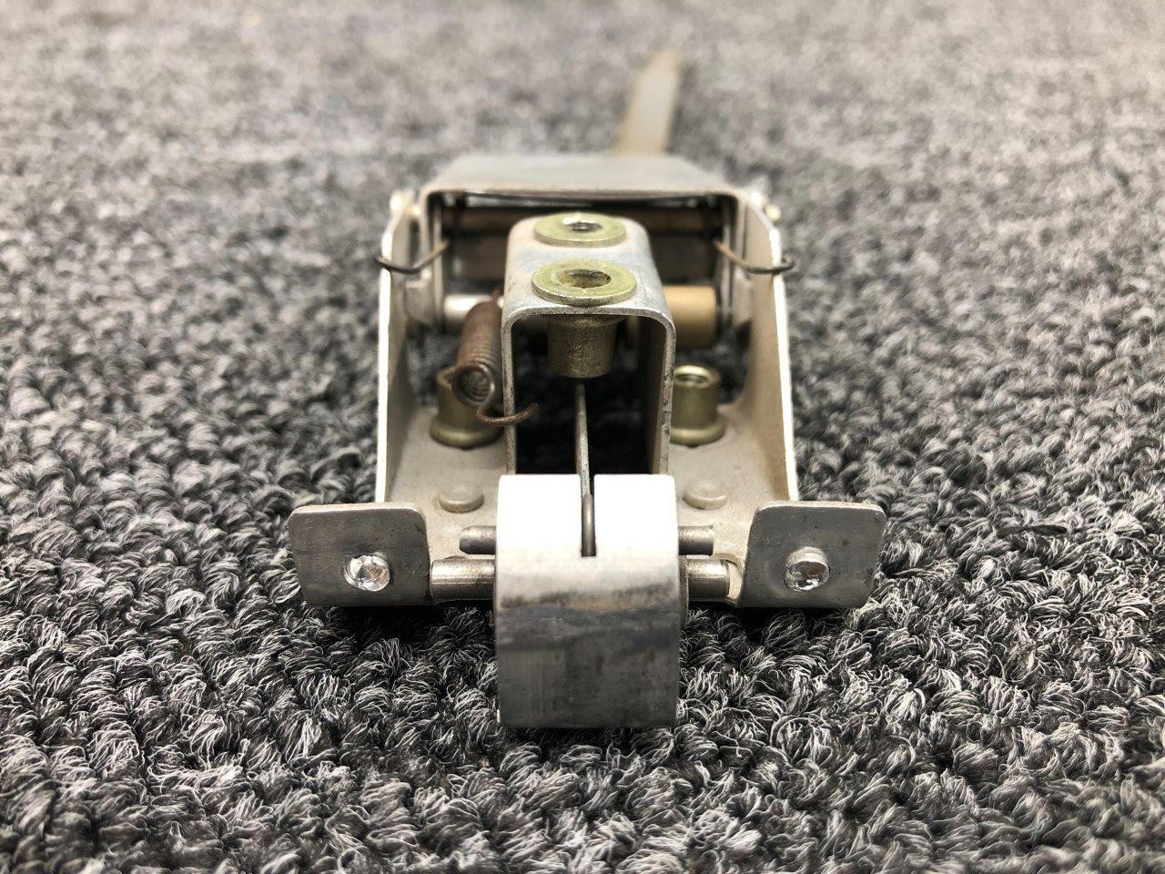 051111217 / 04115757 Cessna 172 Cabin Door Latch Assembly W/ Strap