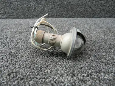 472-666 Piper PA24-250 Light Base Assembly RH without Lens (Volts: 14)