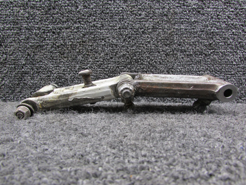 35-825173, 35-825035 Beechcraft 36 Nose Gear Link Assembly