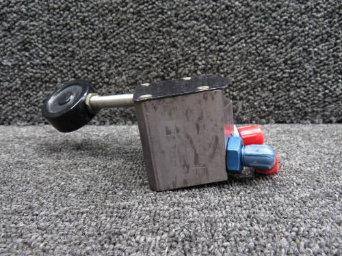 9881020-2 Cessna TR182 Landing Gear Selector Valve Assembly