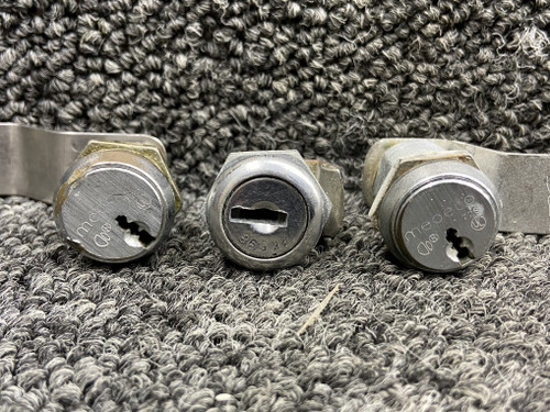 4207-5, 4207-1 Lear Jet 55 Cabin, Baggage Door Lock Set w Key