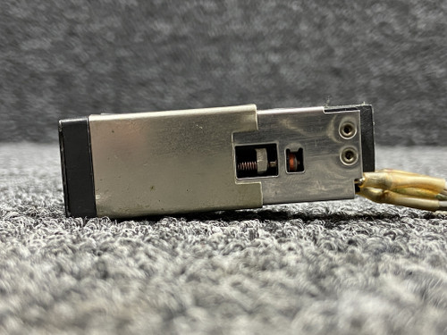 99-220-6B1-7995 Lear Jet 55 Pitch & Alt Hold Annunciator Light Switch Assy