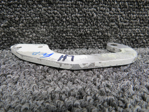 95-410031-17 (Use: 002-410001-109) Beechcraft 58 Nose Gear Door Hinge Fwd