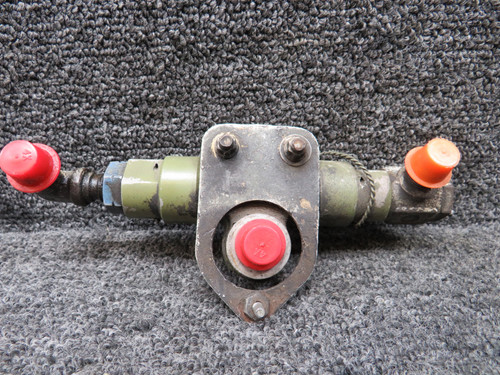11606-3 Kenyon Hydraulic Shuttle Valve with Bracket