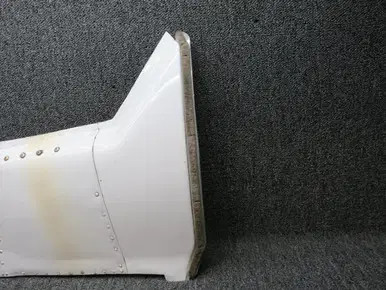 0826002-205 (Use: 0826002-207) Cessna 310N Main Gear Door Assembly RH (White)