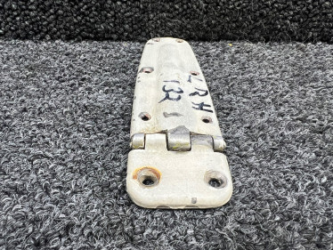 0711037-500 Cessna 152 Lower Door Hinge Assembly (White)