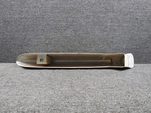 Cessna Aircraft Co 1571011-1 Cessna 337 Upper Vertical Fin Tip Assembly w VHF Antenna 