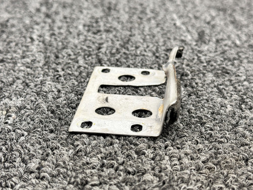 0711695-8 (Use: 0711695-12) Cessna 210J Cabin Door Clutch Cover RH (Minor Wear)