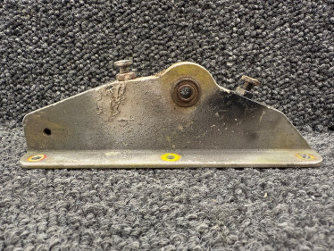 62645-004 Piper PA28-140 Stabilator Attachment Fitting Assy (w Hole)