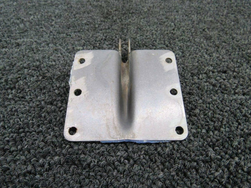 68174-000 Piper PA32-PA34 Aft Cabin Door Hinge Upper or Lower (White)