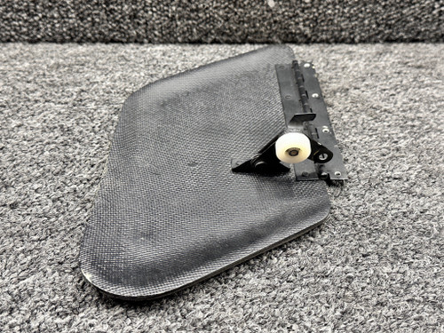 C425-8, A425-13 Robinson R22 Vent Door Assembly RH with Bracket