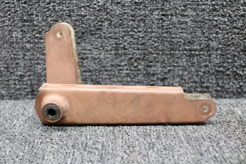 1262038-2 Cessna 210L Flap Control Bellcrank Outboard RH