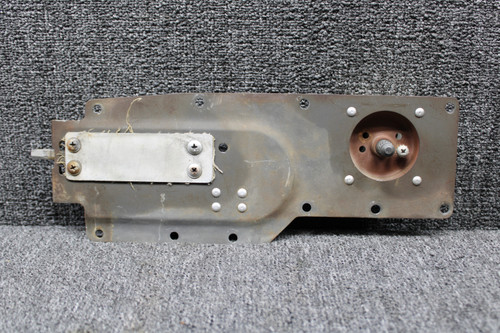 1511205-16 Cessna 210L Cabin Door Latch Assembly LH (Corrosion)