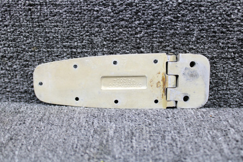 0711037-19, 0711037-21 Cessna 210L Cabin Door Hinge Assy Lower LH (Unpainted)