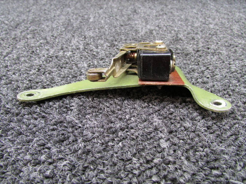 BZ7RT04, 5045028-5 Cessna Switch Nose Gear Down Actuator Limit w Bracket