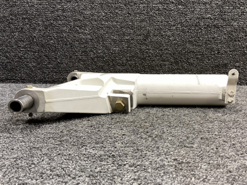 83605-007 (Use: 83605-815) Piper PA46R Upper Main Gear Trunnion RH (No Fork)