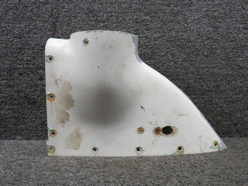 200039-2 Cessna Fin Tip Cap with Rotating Beacon Cutout (White) (Worn)