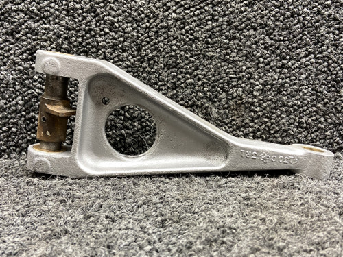 5141005-6 Cessna 421B Lower Main Gear Torque Link RH w Spacer (Bead Blasted)