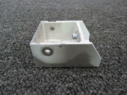 15123-004 Cirrus SR20 Hinge Aileron Attach Bracket Inbd RH