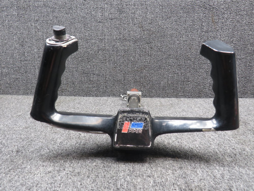 79276-000 Piper PA28-181 Control Wheel with Switches (L: 14”, D: 1.125”)