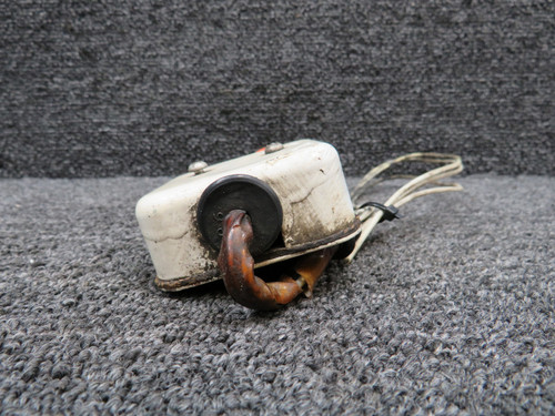 002-361013-607 Beechcraft 58 Landing Gear Switch LH (Worn)