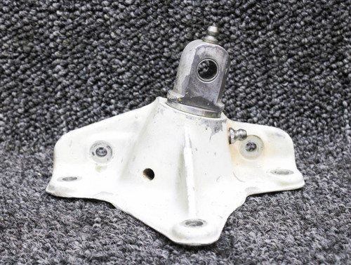 22509-001 (Use: 22513-001) Piper PA24-260 Main Gear Side Brace Support Fitting Assy RH